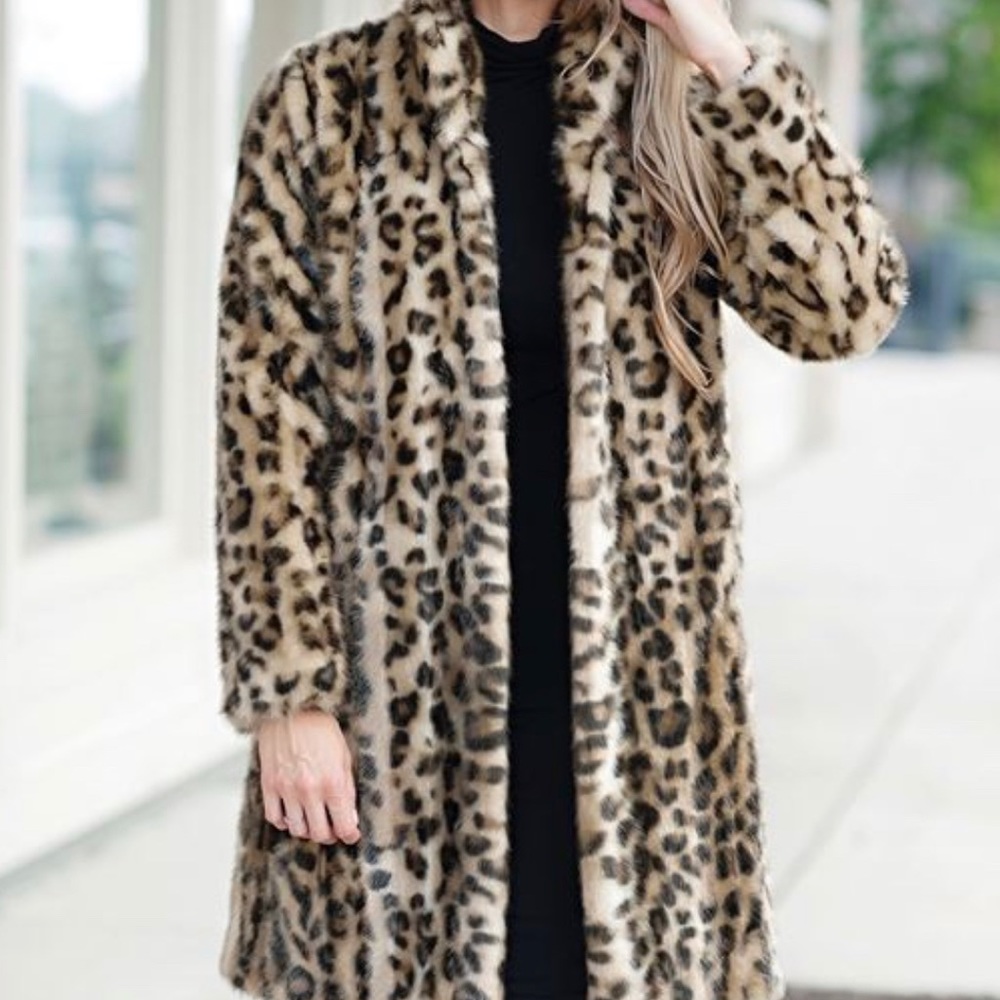 NWT Fabulous Furs Knee Length Leopard Coat
